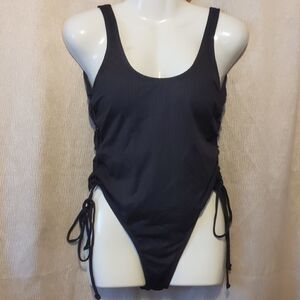CYN&LUCA swimming suit size medium black color